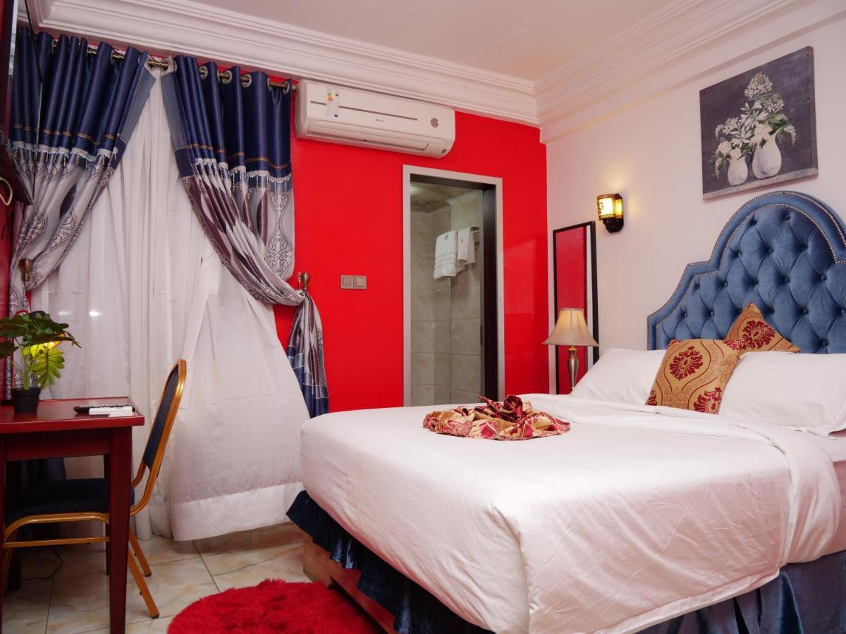 Marriot Metropolitan Hotel Douala Bagian luar foto