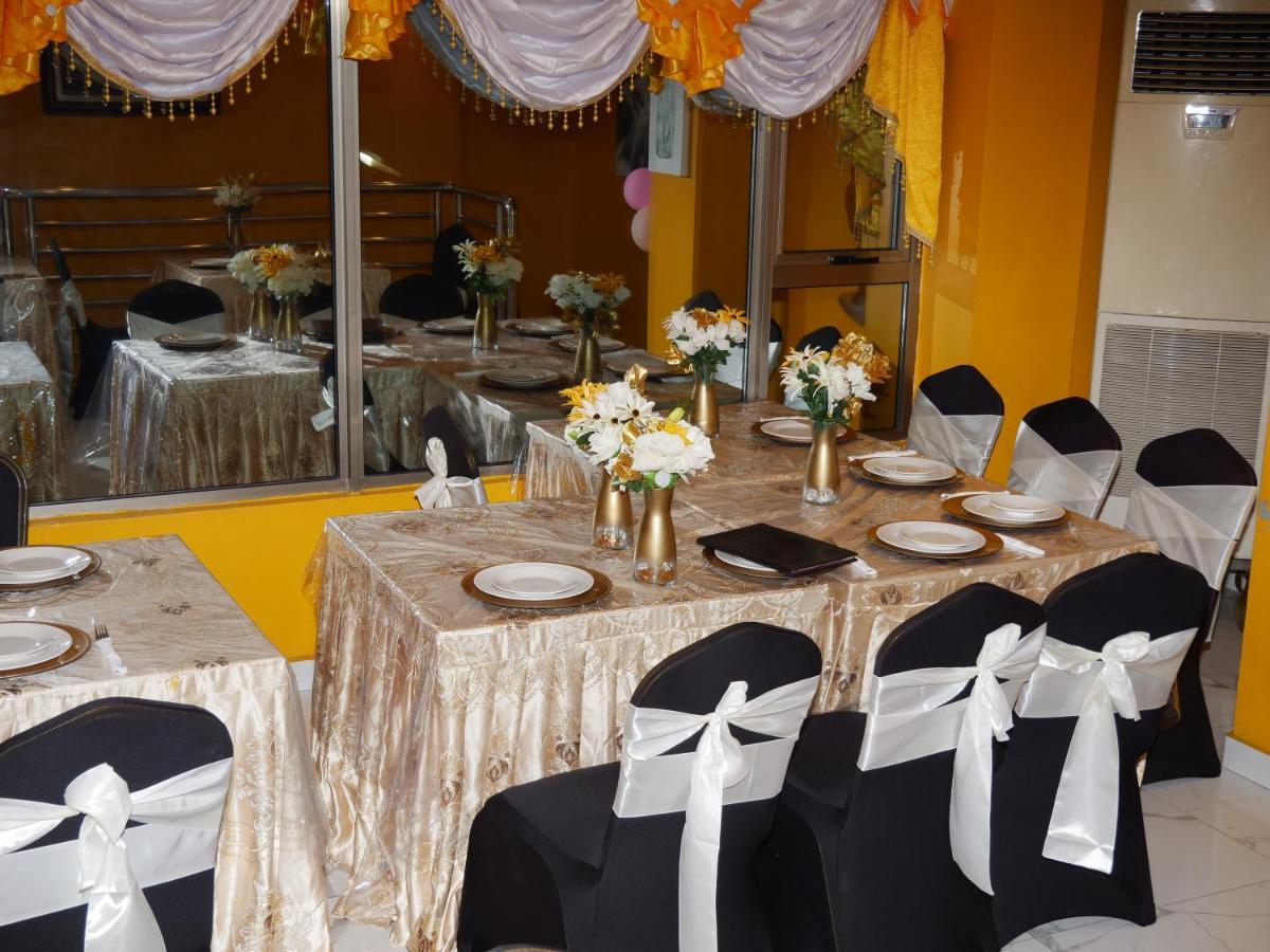Marriot Metropolitan Hotel Douala Bagian luar foto