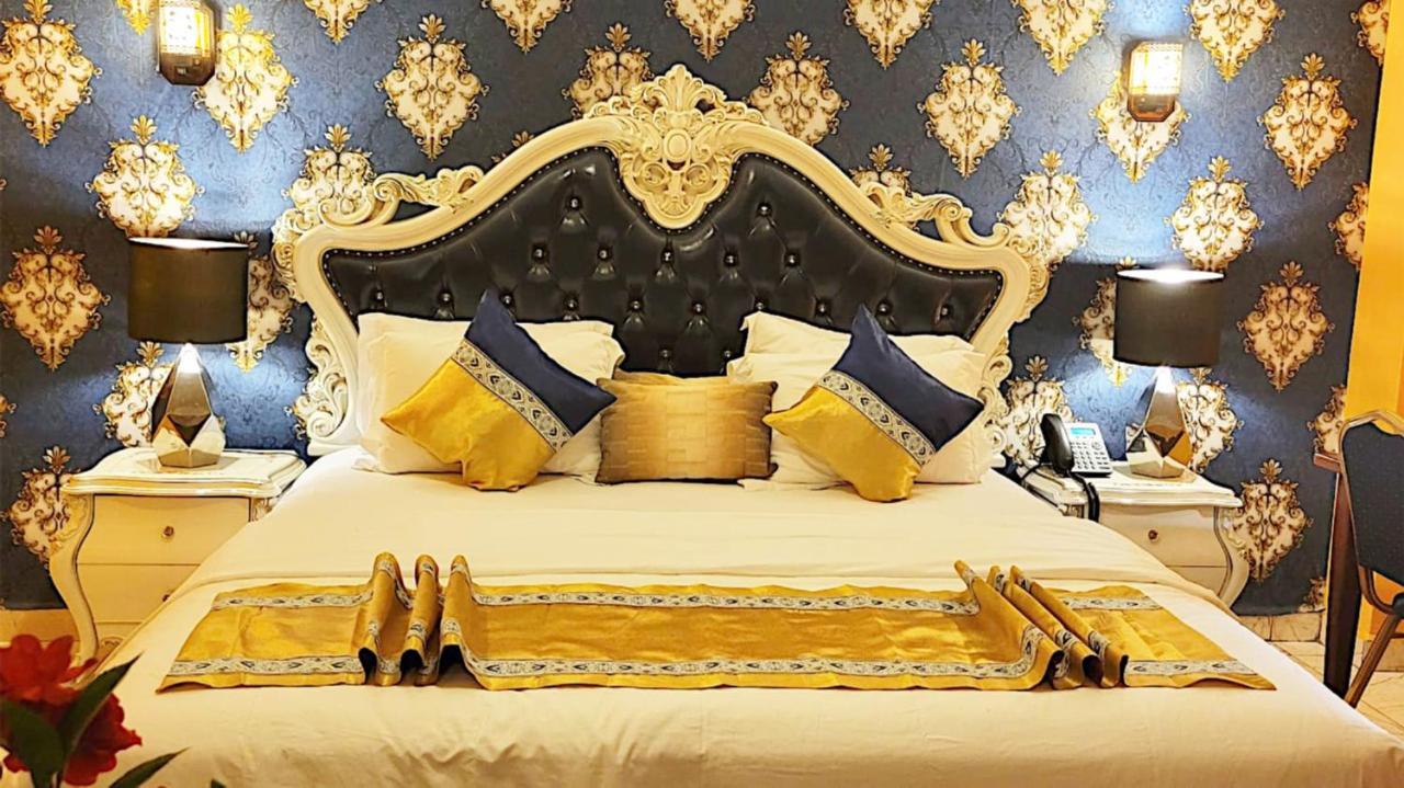 Marriot Metropolitan Hotel Douala Bagian luar foto