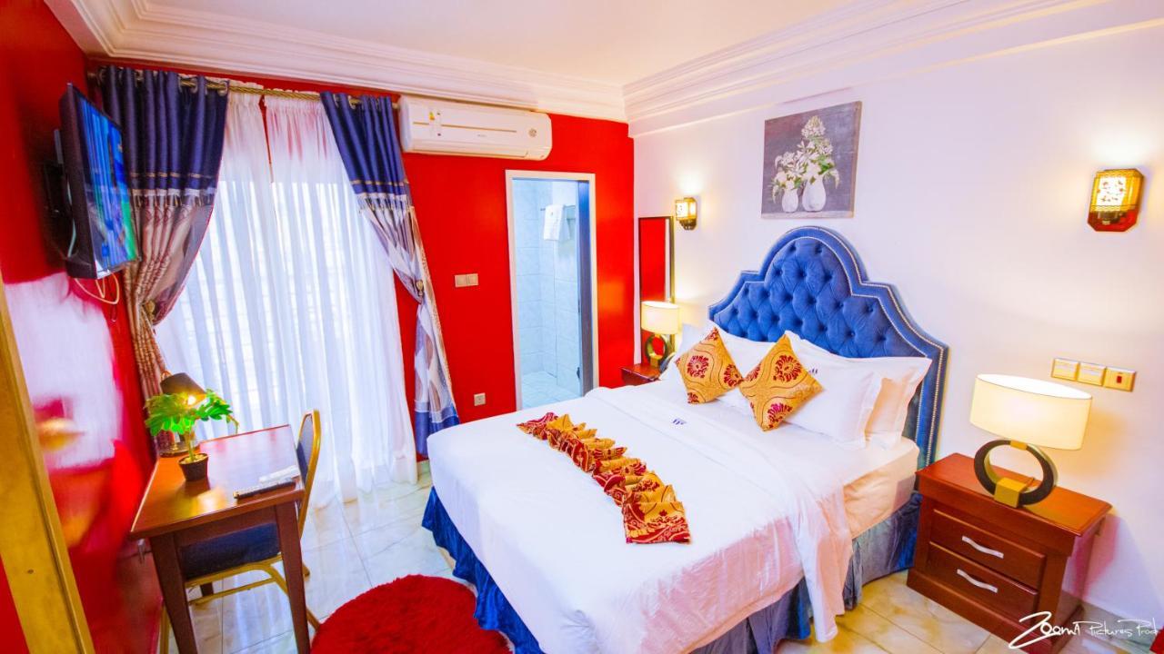 Marriot Metropolitan Hotel Douala Bagian luar foto