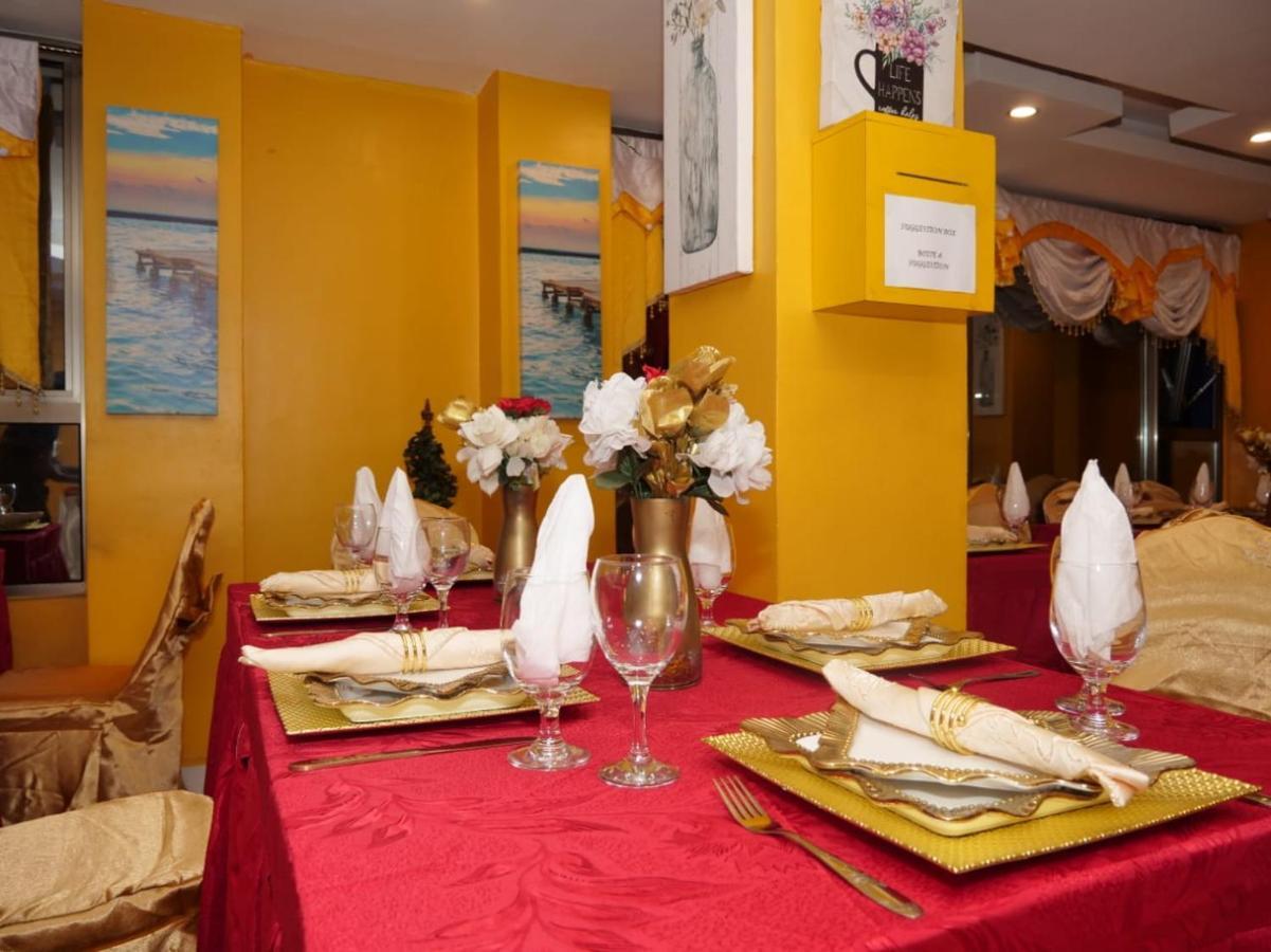 Marriot Metropolitan Hotel Douala Bagian luar foto