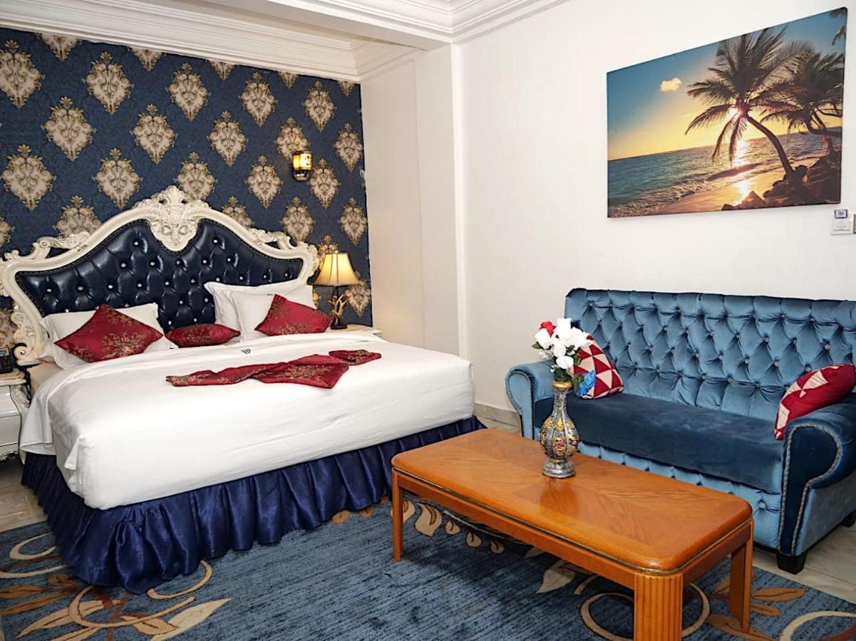 Marriot Metropolitan Hotel Douala Bagian luar foto