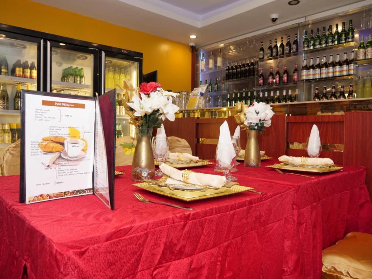 Marriot Metropolitan Hotel Douala Bagian luar foto