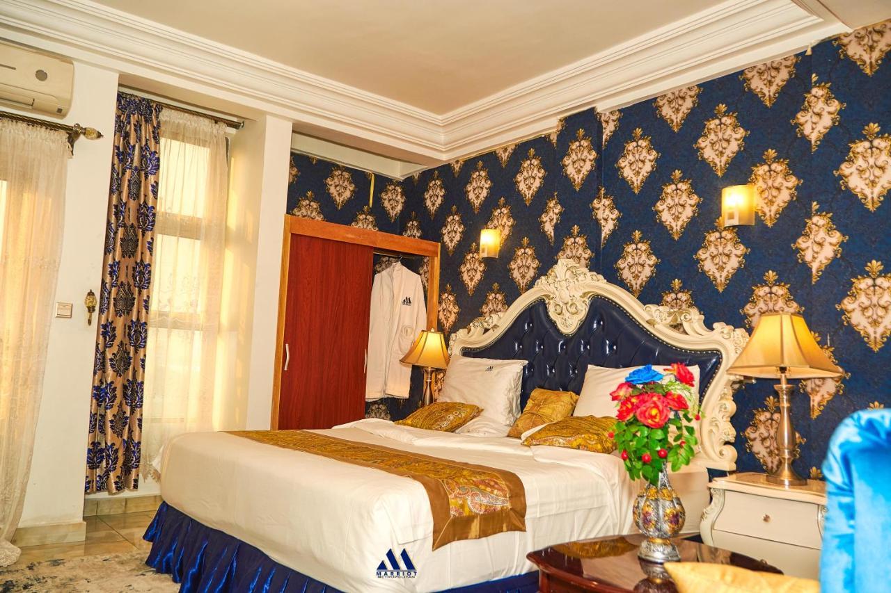 Marriot Metropolitan Hotel Douala Bagian luar foto