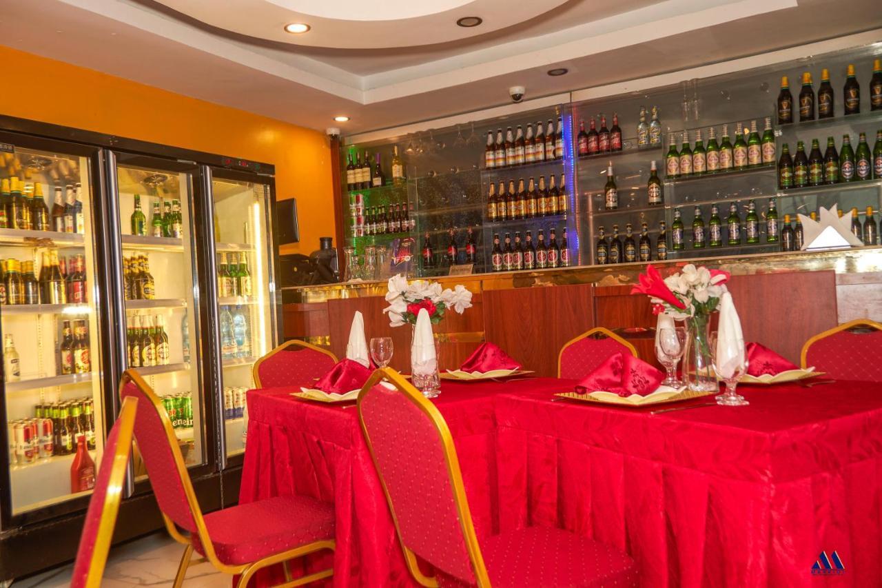 Marriot Metropolitan Hotel Douala Bagian luar foto