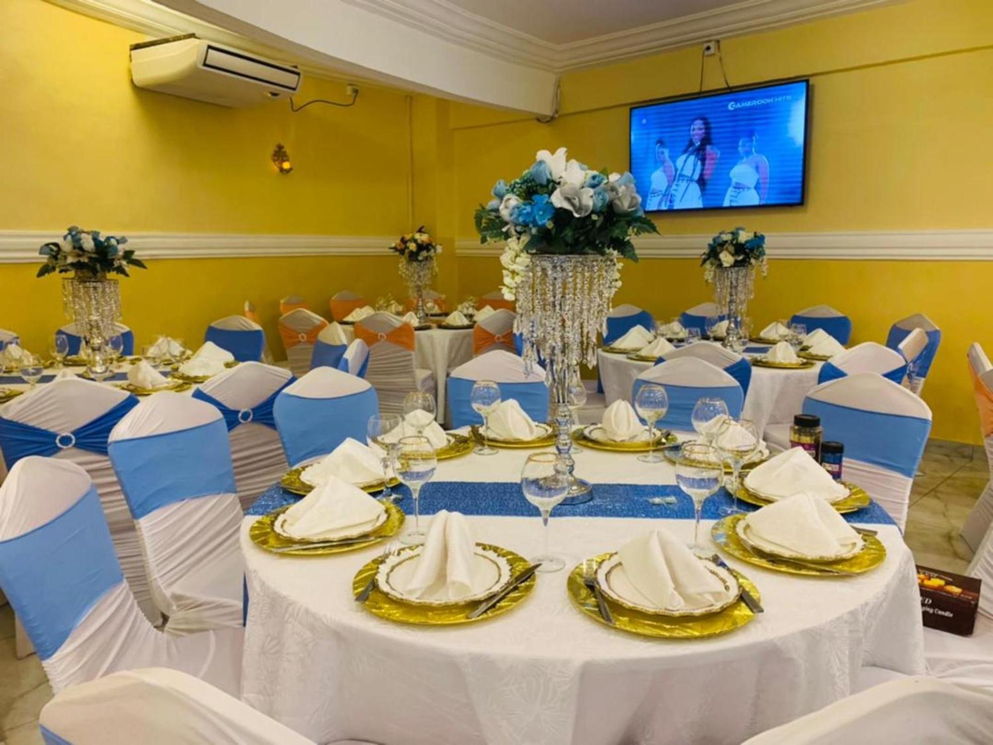 Marriot Metropolitan Hotel Douala Bagian luar foto