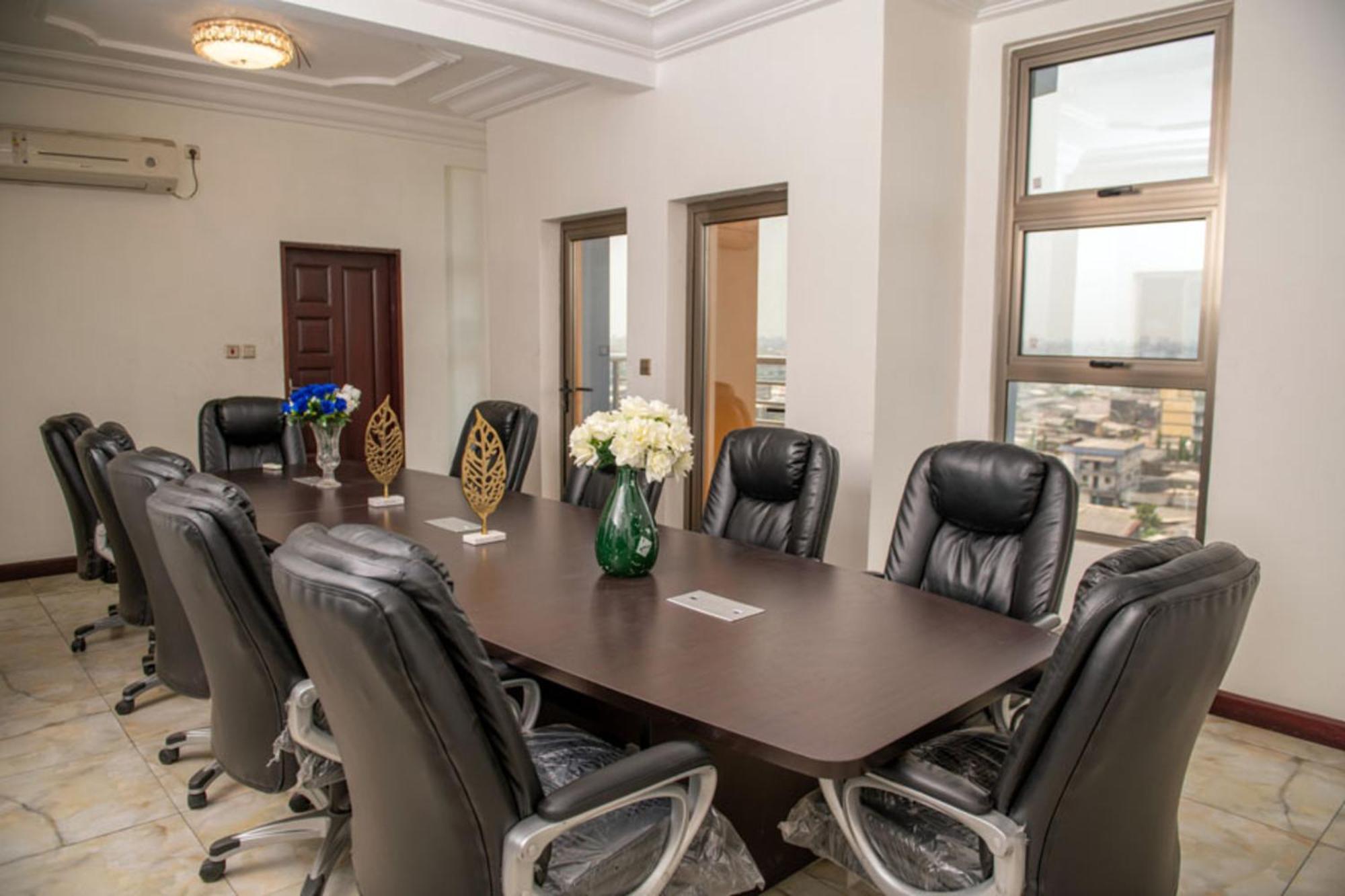 Marriot Metropolitan Hotel Douala Bagian luar foto